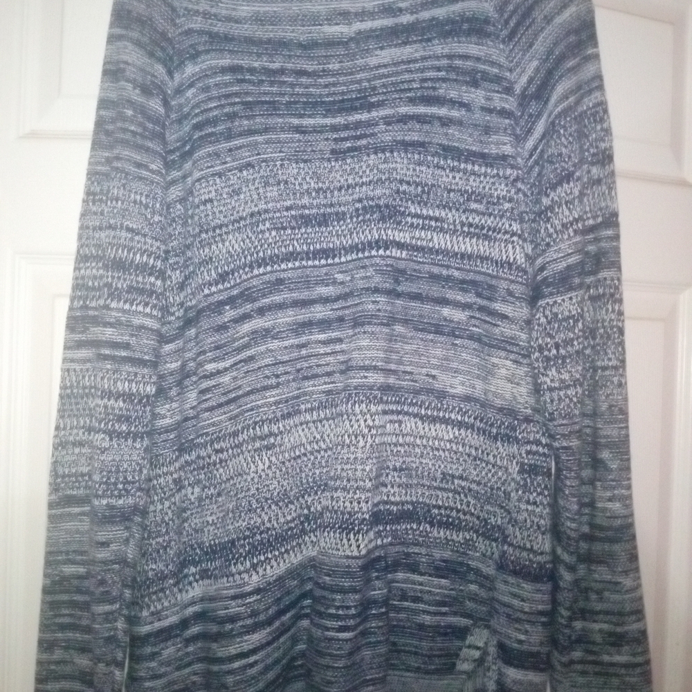 Ladies Sweater - Picture 3 of 3